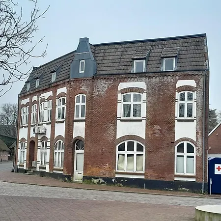 Mit 2 Zimmern Und Balkon Im Herzen Von Hoyer *